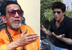 shah rukh has congress s protection says bal thackeray