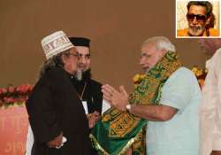 shiv sena praises modi for not wearing skull cap