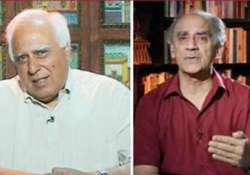 sibal shourie spar over vsnl disinvestment