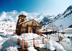 snowfall in badrinath kedarnath gangotri