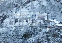 snowfall at mata vaishno devi shrine