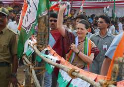 sonia gandhi to begin up campaign from feb 1