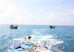 10 sri lankan fishermen held by indian coast guard