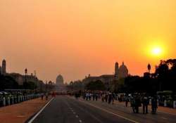 sunny clear thursday in delhi