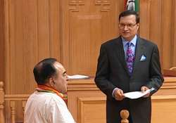 swamy tells adalat rahul is ineligible to become pm