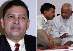 team anna targeting congress not correct says santosh hegde