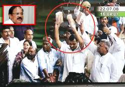 those who exposed cash for vote deserve padma awards naidu