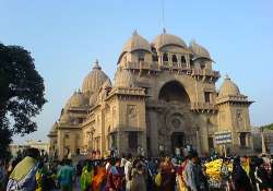 thousands gather at belur math on maha ashtami