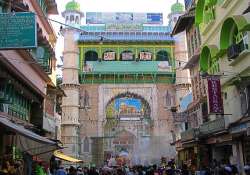 two women from kerala fall in boiling water in ajmer dargah