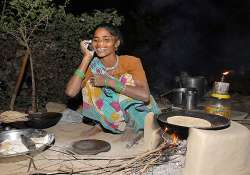 upa govt to give one cellphone free to every indian bpl family with 200 minutes of local calls free