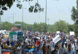 upsc aspirants protesting near pm s residence detained