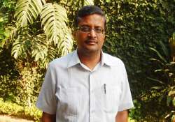 vadra land deals ias officer ashok khemka to be charge sheeted