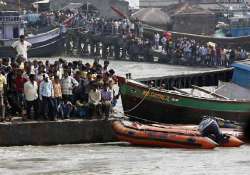 22 dead as boat capsizes in lake near chennai