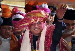 3 months on ajmer dargah awaits zardari s promised donation