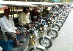 e rickshaw operators hold protest demand relief