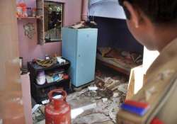 8 injured in lpg cylinder blast in gurgaon