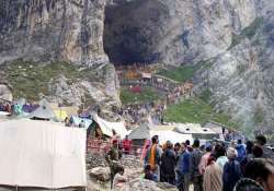 40 injured 100 tents torched in amarnath yatra base camp clash