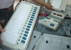 2014 lok sabha ec prepares for early polls places order for 2 lakh evms