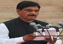 after smriti irani now gopinath munde in education row