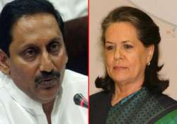 andhra cm discusses bifurcation with sonia gandhi