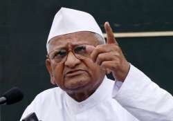 anna hazare threatens to sit on indefinite fast again