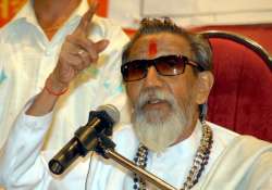 bal thackeray lashes out at mumbai police chief