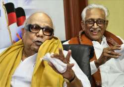 dmk to vote in favour of fdi