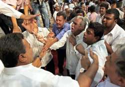 debate between nilekani ananth kumar abandoned after chaos in bangalore