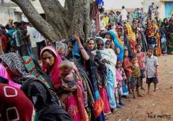 eight killed in bengal panchayat elections