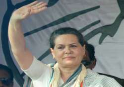 eyeing 2014 sonia wants government party in unison