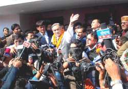 first priority to win trust vote says bahuguna