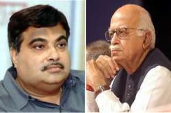 nitin gadkari congratulates advani on his 85th birthday