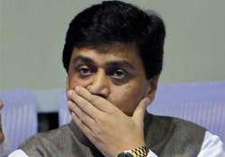 delhi hc issues notice to bjp leaders for filing complaint against ashok chavan