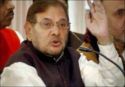 i am not in pm race sharad yadav