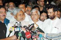 bihar govt can t take credit for cops release lalu paswan