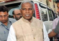 shoe hurled at bihar cm jitan ram manjhi