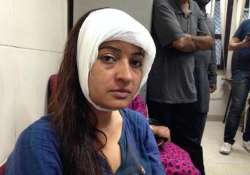 aap mla alka lamba attacked during anti drug drive