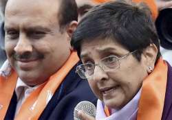 delhi polls kiran bedi alleges office owner getting threats