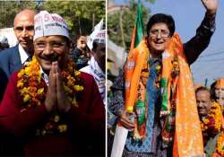 bedi or kejriwal delhi to decide on saturday