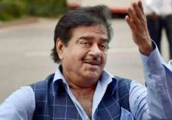 no one has the guts or dna to tick me off shatrughan sinha