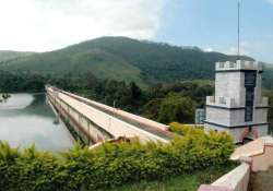 mullaperiyar dam row jayalalithaa questions centre for entertaining kerala s request