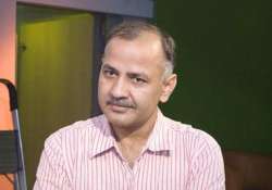 kejriwal vs jung manish sisodia s meeting with bureaucrats underway