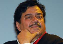 shatrughan sinha denies to be sulking says will attend saffron meets when invited