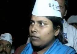 aap mla sarita singh files cross complaint