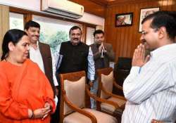 uma bharti meets kejriwal discusses plan to clean yamuna