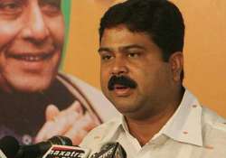 congress targets oil min dharmendra pradhan rss leaders in vyapam