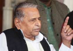 mulayam is a khudai khidmatgar congress quips on his meeting with ls speaker