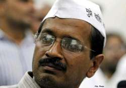 delhi polls eggs stone thrown at arvind kejriwal in sultanpur