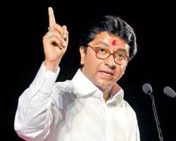 raj lashes out at balasaheb praises narendra modi