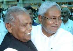 bihar cm manjhi meets nitish amid patch up efforts